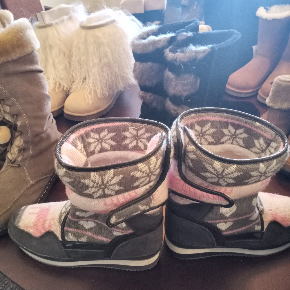 Boots - Picture 3 of 5